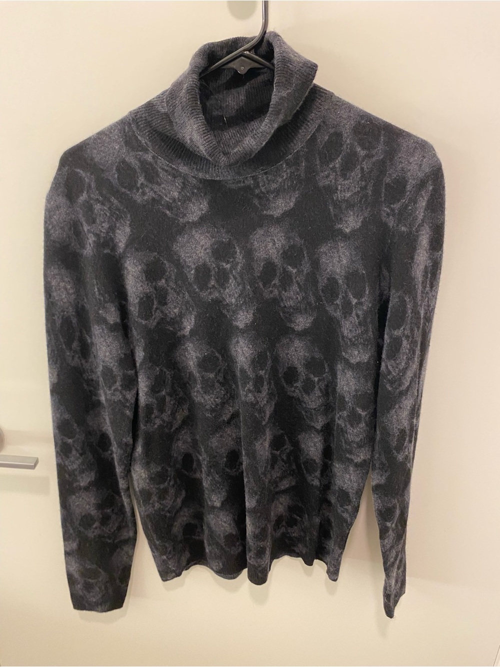 International Concepts INC Black Cashmere Skull Graphic Turtleneck